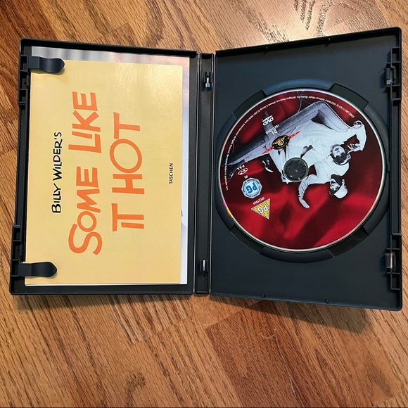 NWT/EUC Set of 4 Comedy & Thriller DVDs (Unfaithful/The Good Girl/Some Like Hot) - Picture 12 of 13